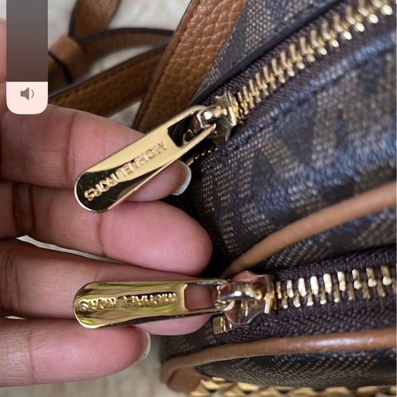 Michael kors small backpack - Picture 3 of 10